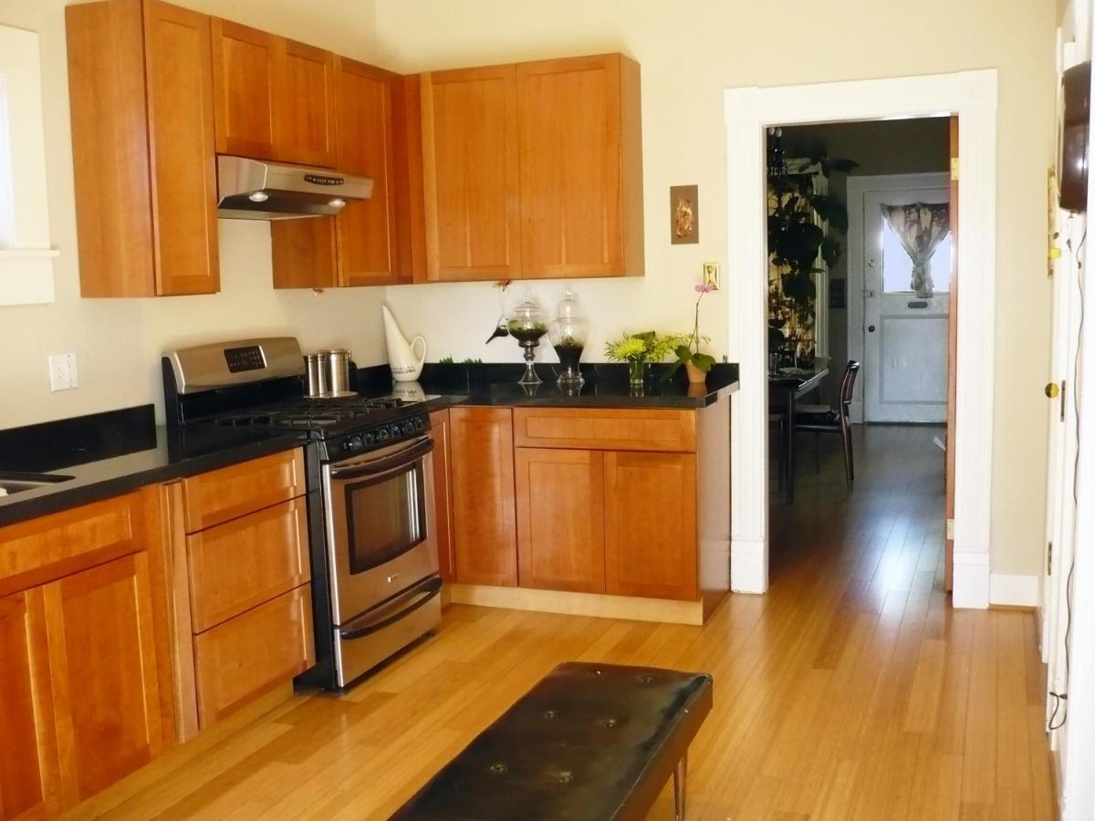 Ne Oregon Modern Victorian Duplex Apartment *